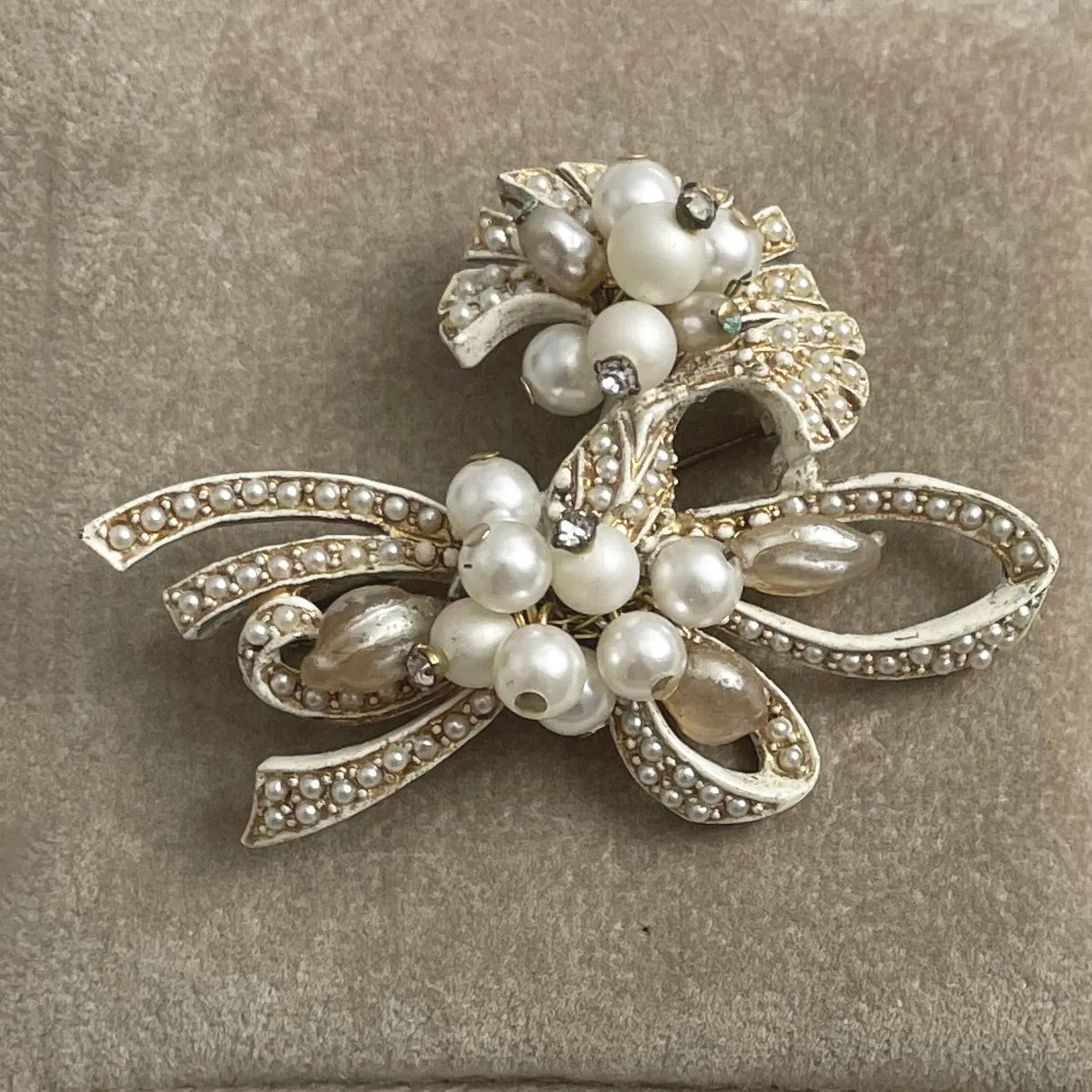 Coro White Enamel & Pearl Floral Brooch