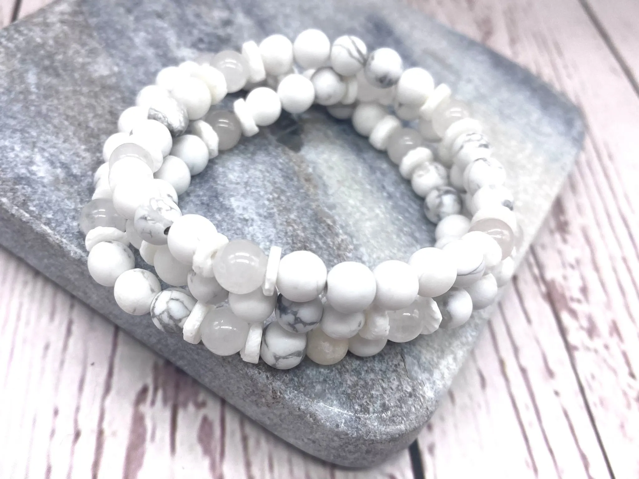 White Howlite with Natural Shell Beaded Crystal Bracelet